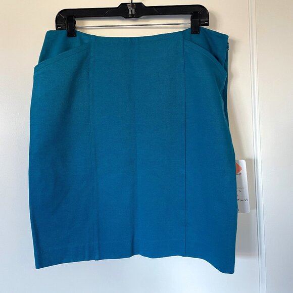 Cabi "Sigourney" Turquoise Skirt (style 3220) - Size 12 (NWT) - Picture 1 of 6